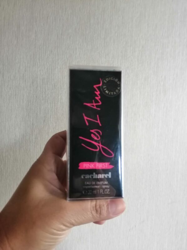 PERFUME YES I AM PINK 30ML CACHAREL - Imagen 2