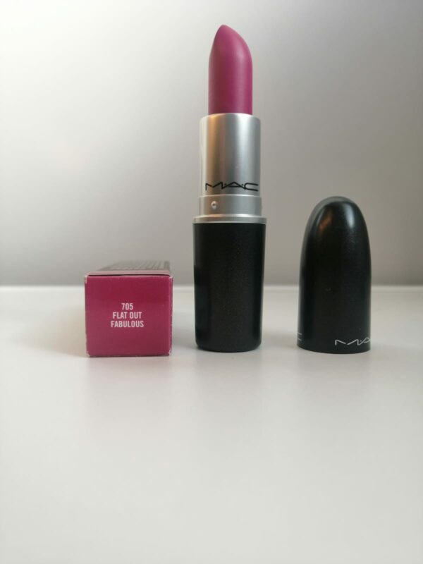 LABIAL MAC  TONO:  705 FLAT OUT FABULOUS