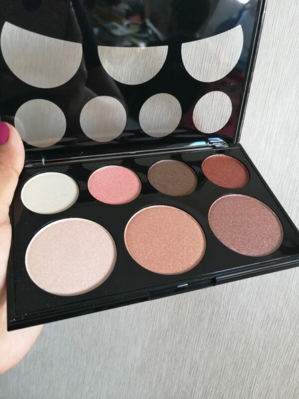 PALETA DE 4 SOMBRAS Y 3 ILUMINADORES DOLCE BELLA - Imagen 4