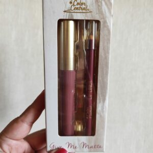 ESTUCHE LABIAL MATTE + DELINEADOR DE LABIOS COLOR CENTRAL