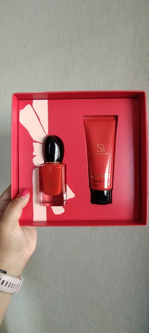 Set Perfume Sí Passione EDP Mujer 30 ml + Body Lotion 75 ml - Imagen 2