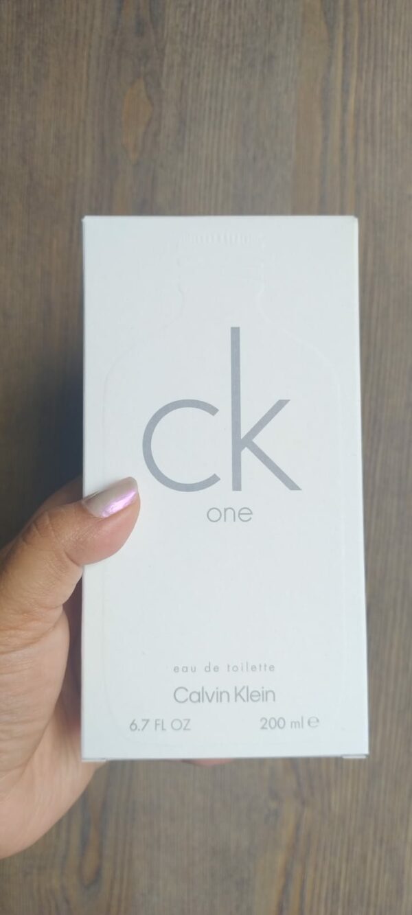 Calvin Klein CK One Eau de Toilette 200 ML - Imagen 2